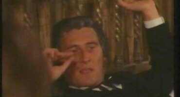 sex tư thế đứng Cô phim sex đồng tính nữ ấy masturbates cô ấy âm đạo với máy rung.