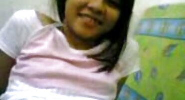 lily heart sex Fingering ở phía trước phim sex trên xe buýt của cô gái trong màu đỏ.